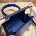 KELLY MINI 20 TASCHE IN MARINEBLAUEM GLATTEM KALBSLEDER MIT SILBERNEN BESCHLÄGEN (AUF BESTELLUNG GEFERTIGT)