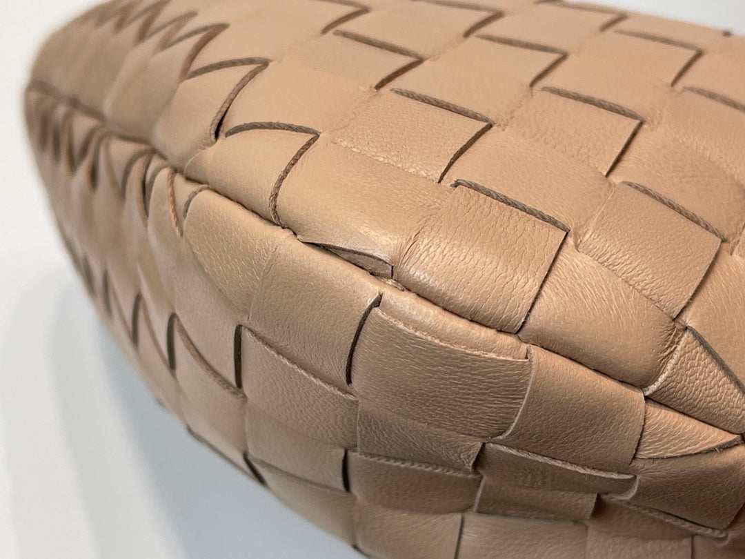 MINI JODIE 27 IN MITTELBRAUNEM LAMMFELL