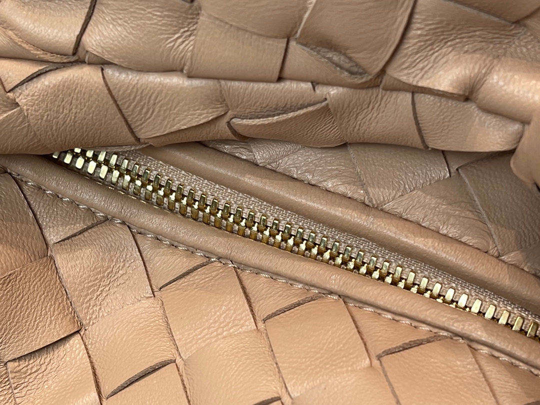 MINI JODIE 27 IN MITTELBRAUNEM LAMMFELL