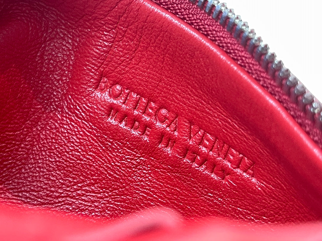 MINI JODIE 27 IN ROTEM LAMMLEDER