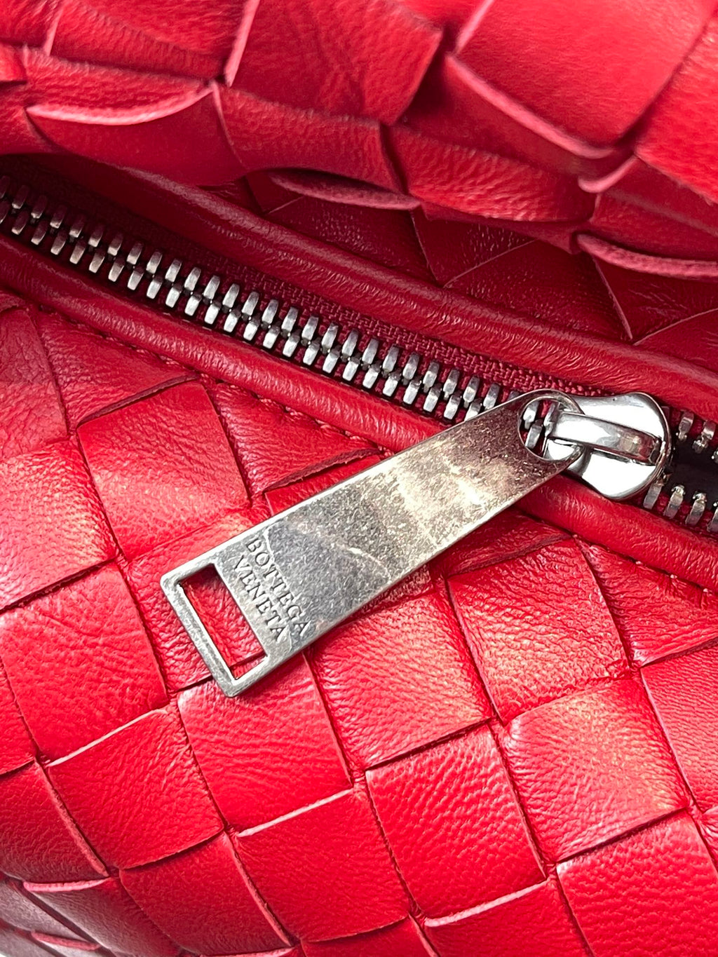 MINI JODIE 27 IN ROTEM LAMMLEDER