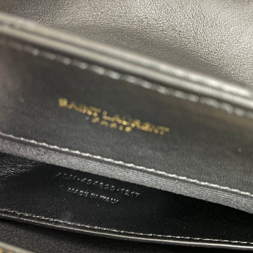 LOULOU SMALL 25 IN SCHWARZES LAMMLEDER GOLDENE BESCHLÄGE