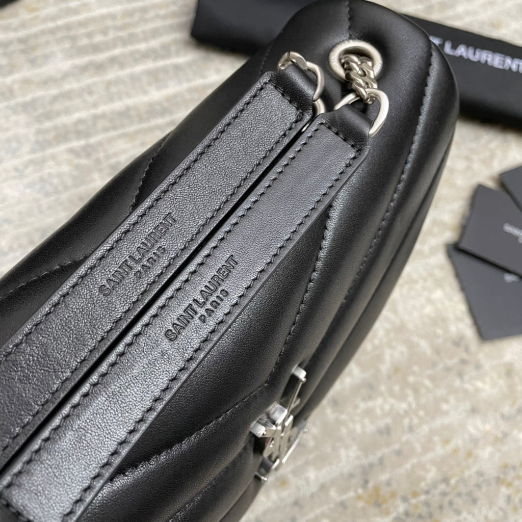 LOULOU SMALL 25 IN SCHWARZES LAMMLEDER SILBERNE BESCHLÄGE