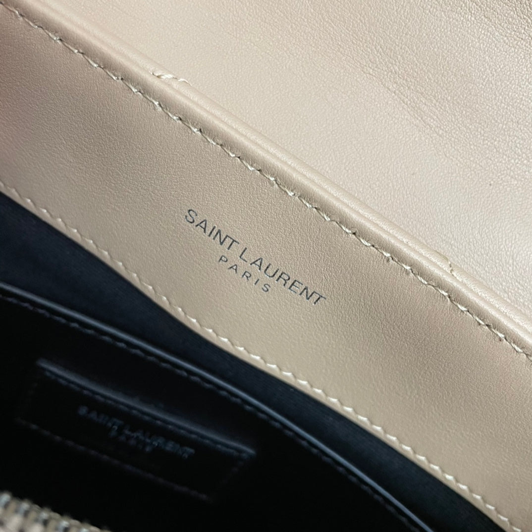 LOULOU SMALL 25 IN BEIGE LAMMLEDER SILBERNE BESCHLÄGE