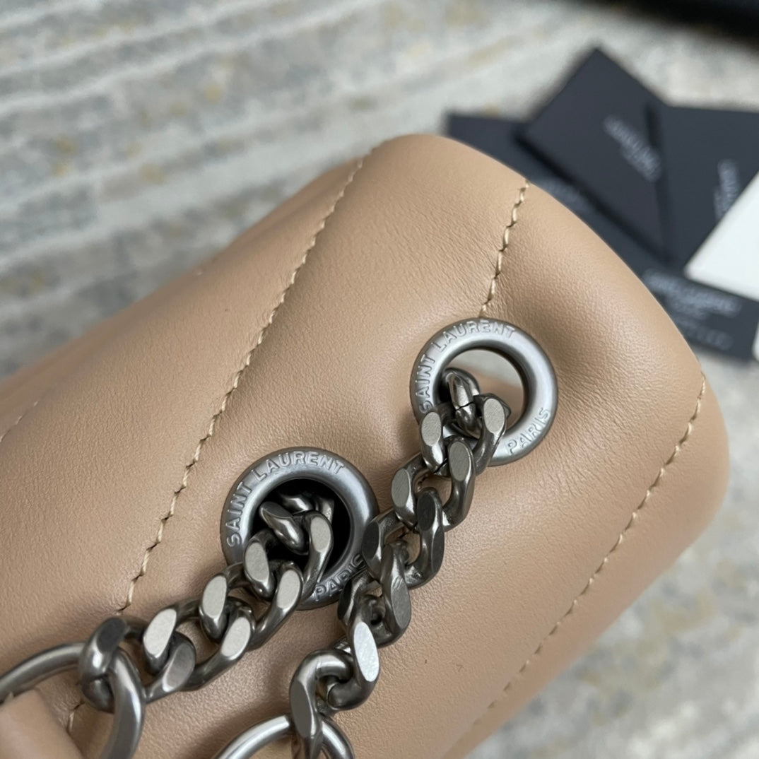 LOULOU SMALL 25 IN BEIGE LAMMLEDER SILBERNE BESCHLÄGE