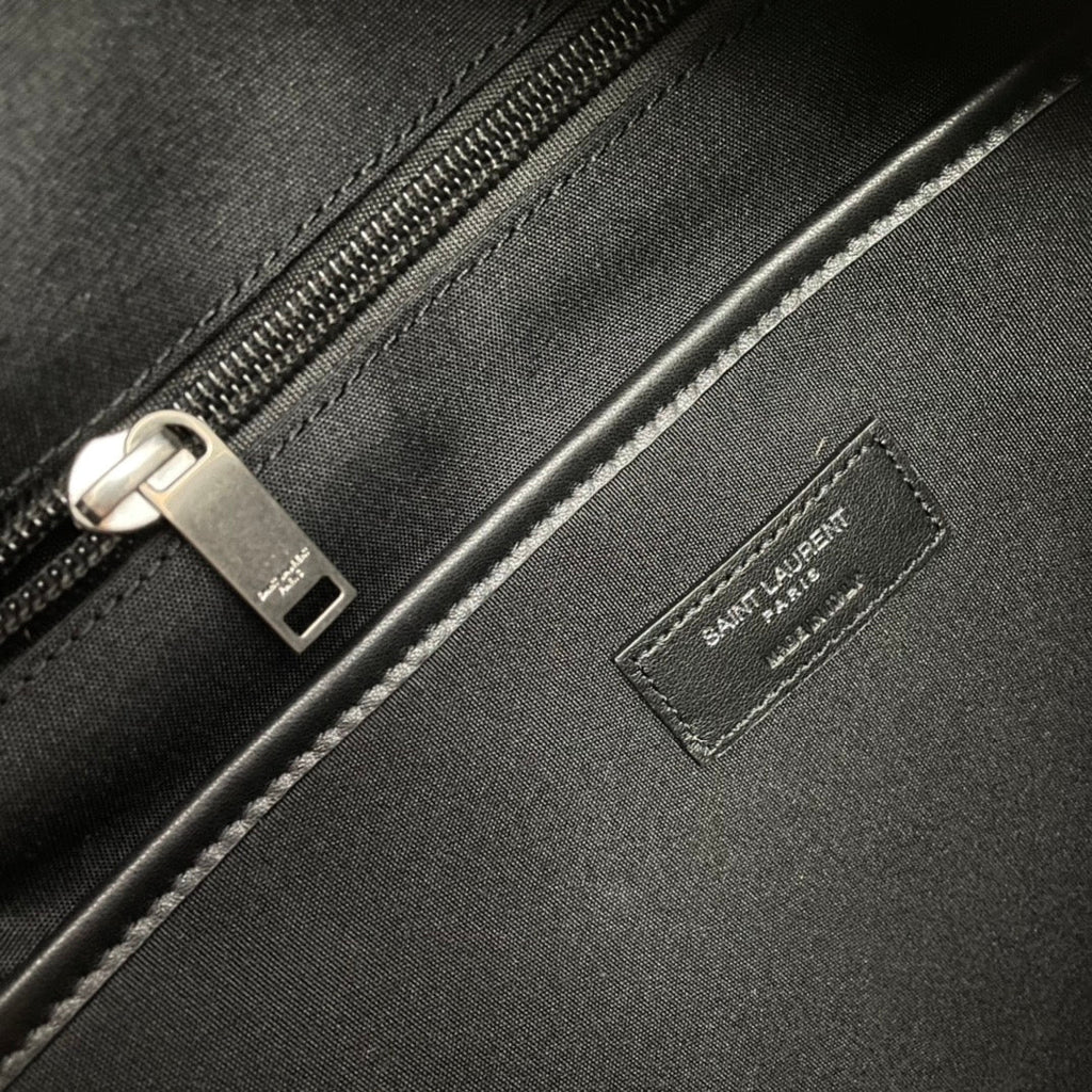 CITY-RUCKSACK 41 AUS SCHWARZEM CANVAS, NYLON UND LEDER