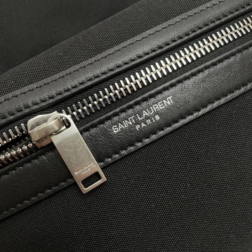 CITY-RUCKSACK 41 AUS SCHWARZEM CANVAS, NYLON UND LEDER