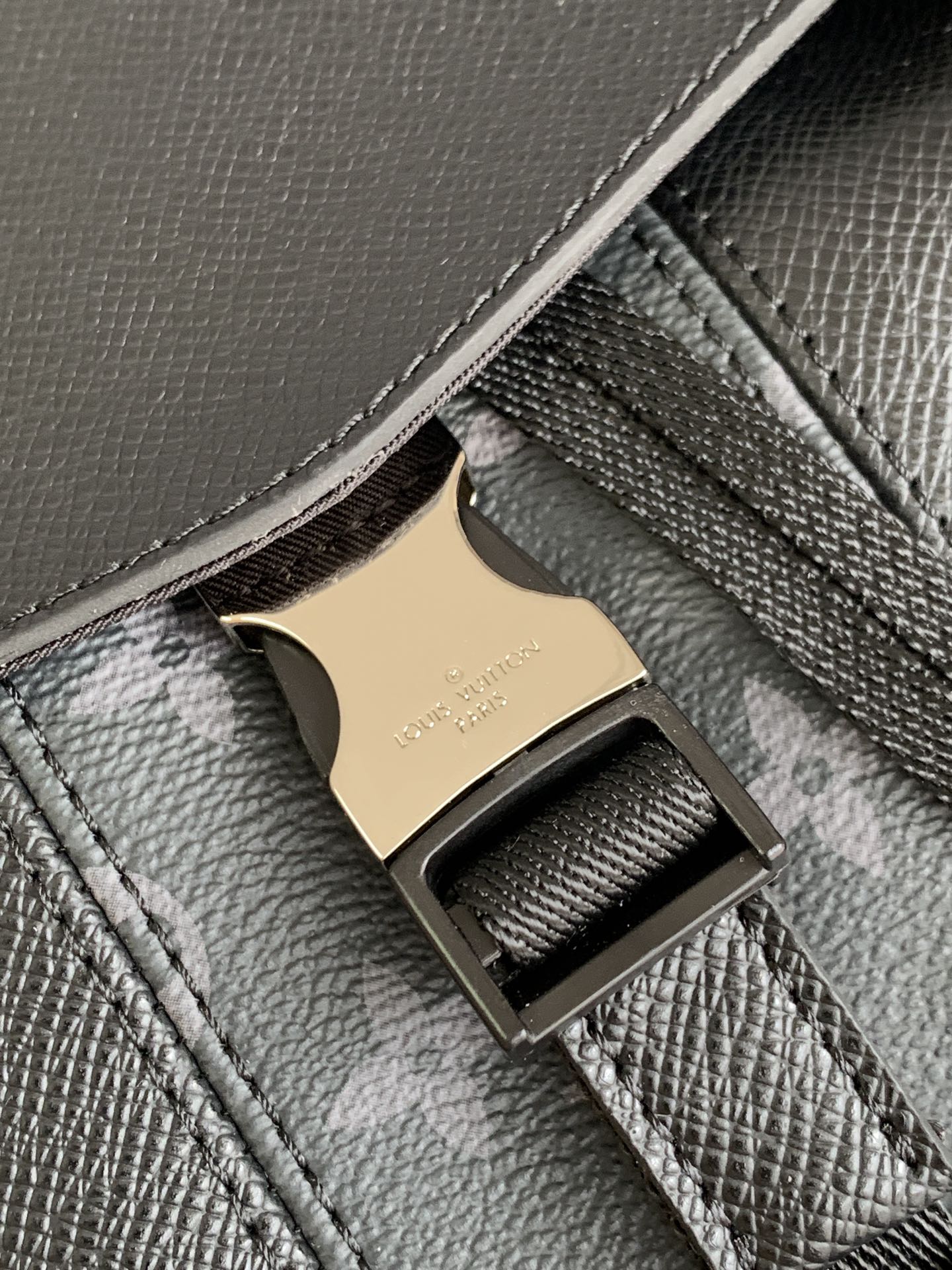 RUCKSACK 45 AUS SCHWARZEM KALBSLEDER UND GUN METAL MONOGRAMM ECLIPSE CANVAS