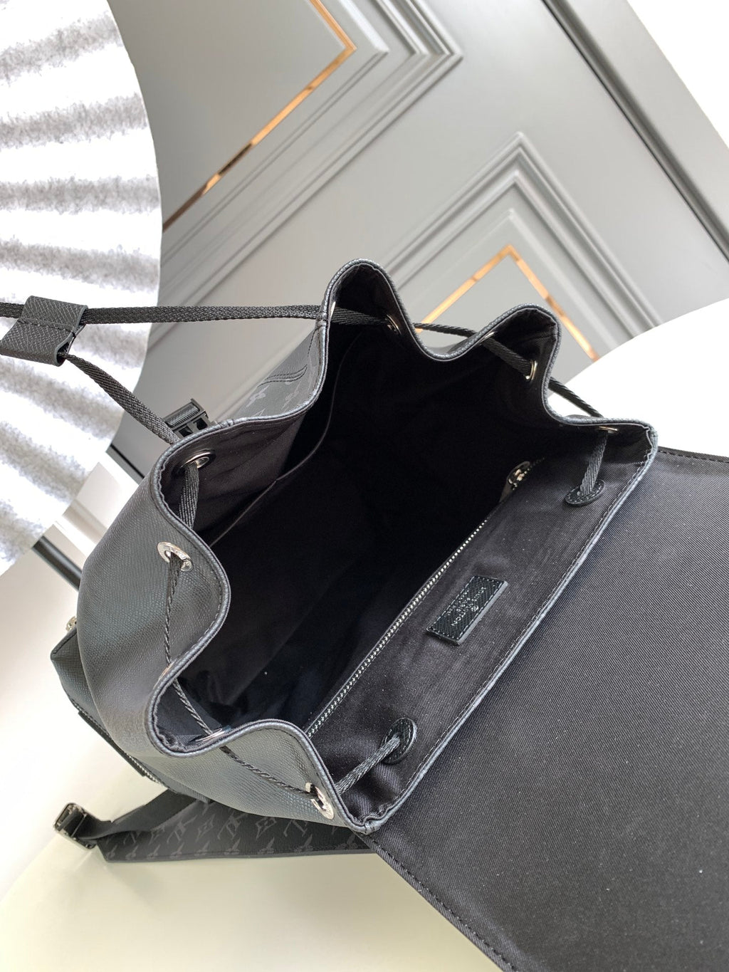 RUCKSACK 45 AUS SCHWARZEM KALBSLEDER UND GUN METAL MONOGRAMM ECLIPSE CANVAS