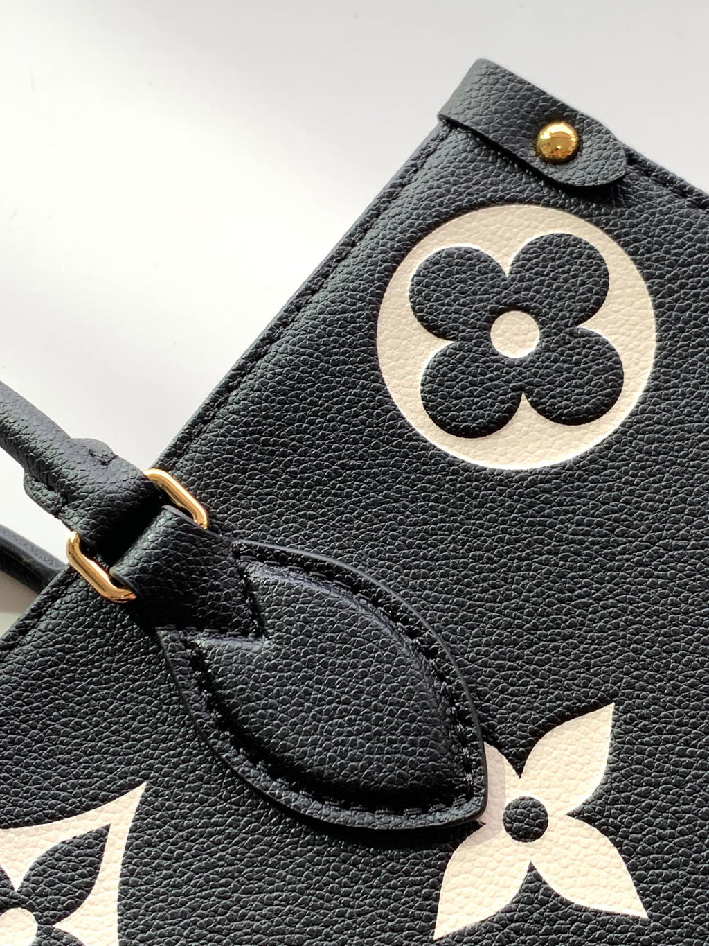 ONTHEGO MM 35CM SCHWARZ WEISS