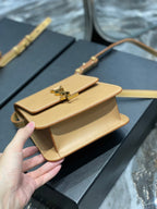 KAIA 18 HANDTASCHE IN GELB-CREME-KALBLEDER