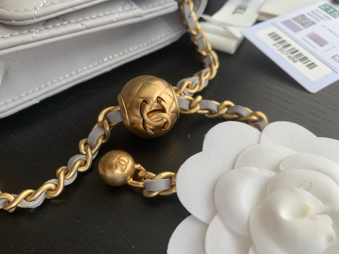 KLASSISCHE WOC 19CM WEISSES LAMMLEDER GOLDENE BESCHLÄGE