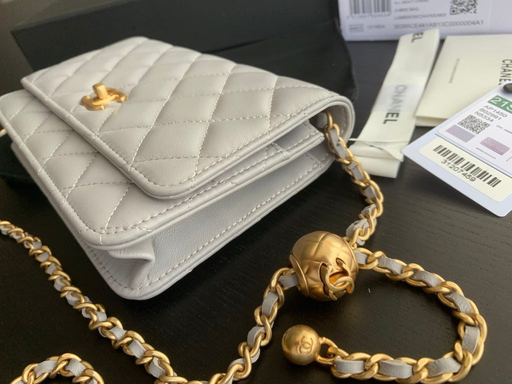 KLASSISCHE WOC 19CM WEISSES LAMMLEDER GOLDENE BESCHLÄGE