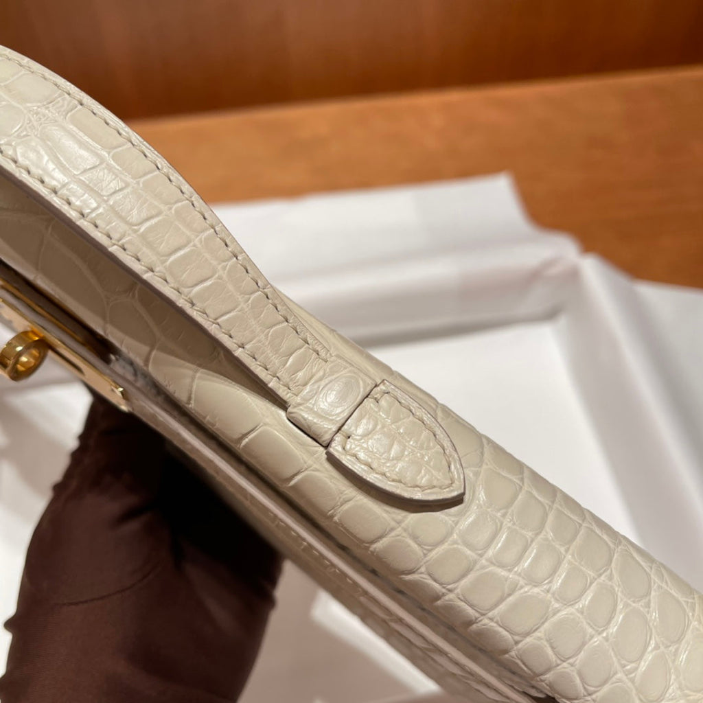 KELLY CUT 31 IN WHITE CREAM ALLIGATOR LEATHER WITH GOLD HARDWARE (MADE-TO-ODER)