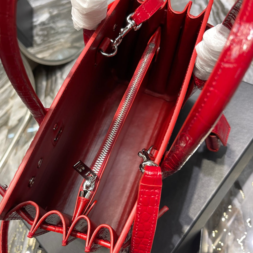 SAC DE JOUR BABY 26 ROTES KALBSLEDER GOLDENE BESCHLÄGE