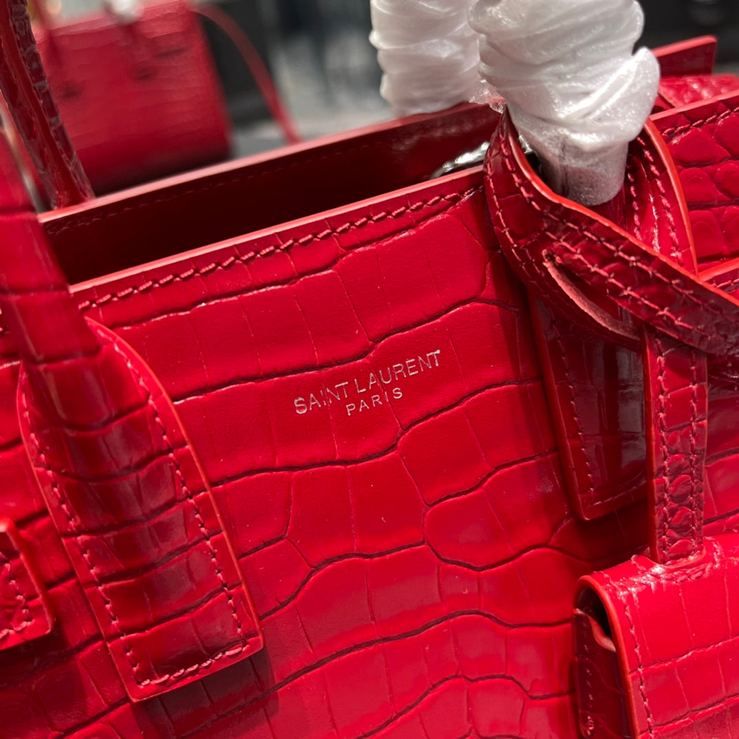 SAC DE JOUR NANO 22 ROTES KALBSLEDER GOLDENE BESCHLÄGE