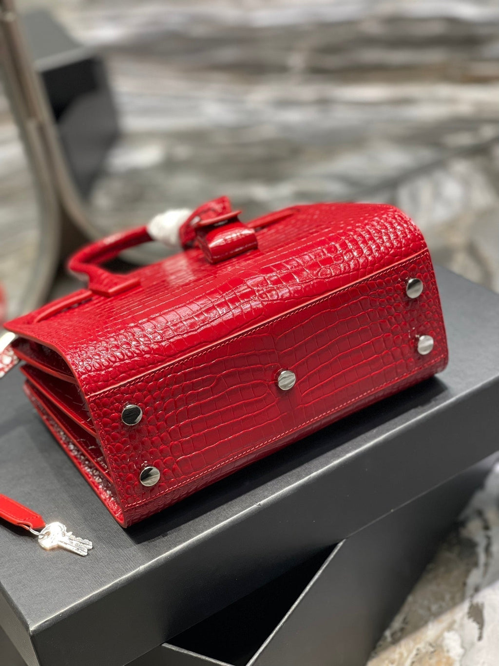 SAC DE JOUR NANO 22 ROTES KALBSLEDER GOLDENE BESCHLÄGE