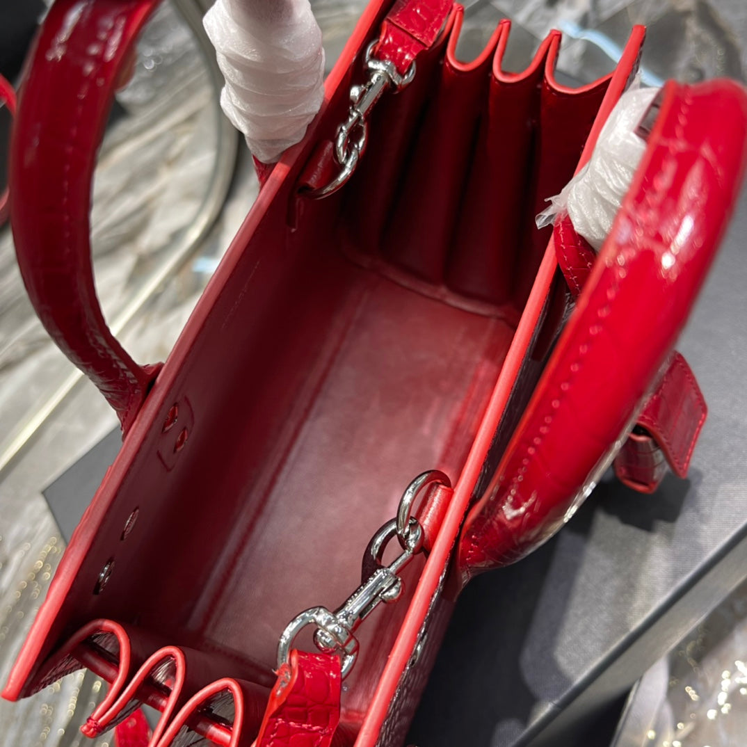 SAC DE JOUR NANO 22 ROTES KALBSLEDER GOLDENE BESCHLÄGE