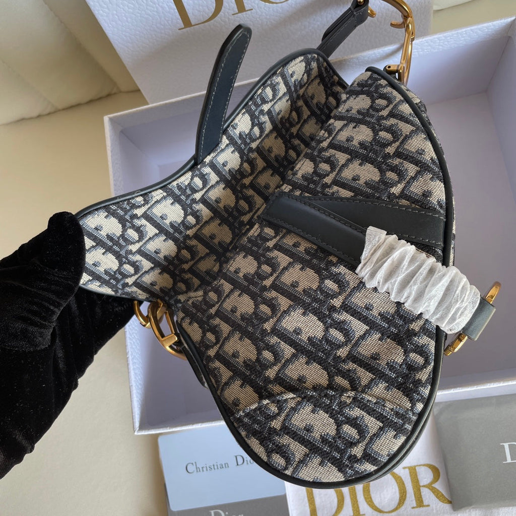 CD-Satteltaschenriemen mit 19 cm langem Riemen, blauer Obique-Stickerei