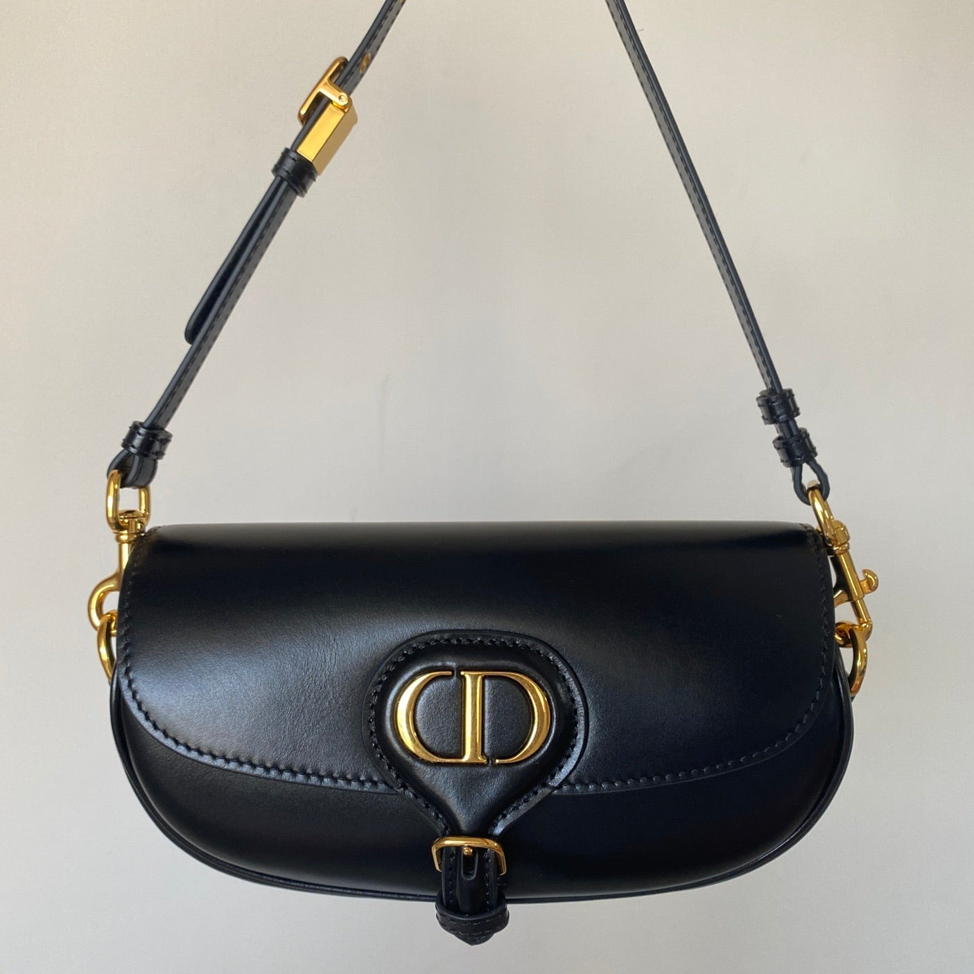 BOBBY EAST-WEST 22 TASCHE IN SCHWARZEM KALBSLEDER