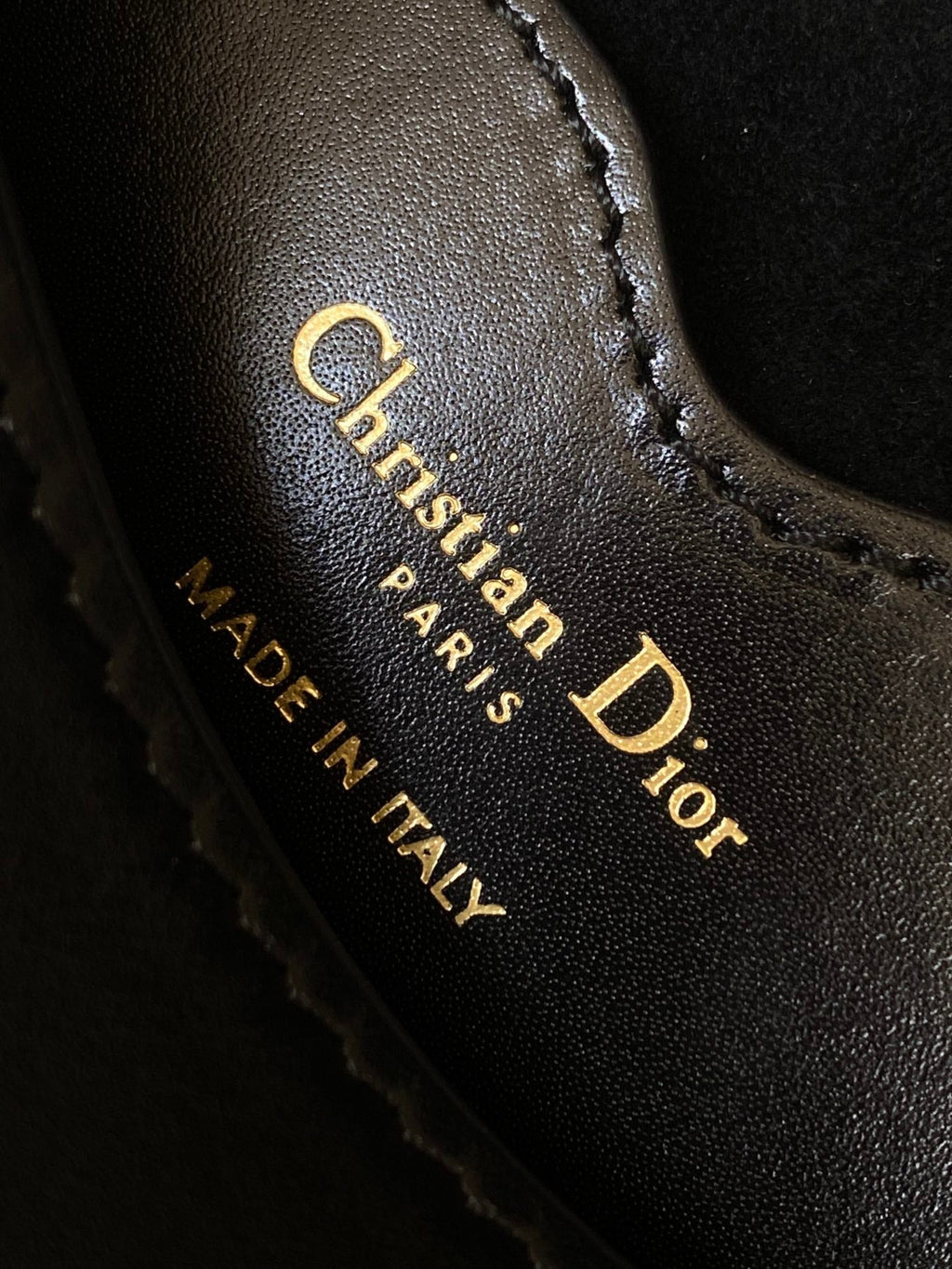 BOBBY EAST-WEST 22 TASCHE IN SCHWARZEM KALBSLEDER