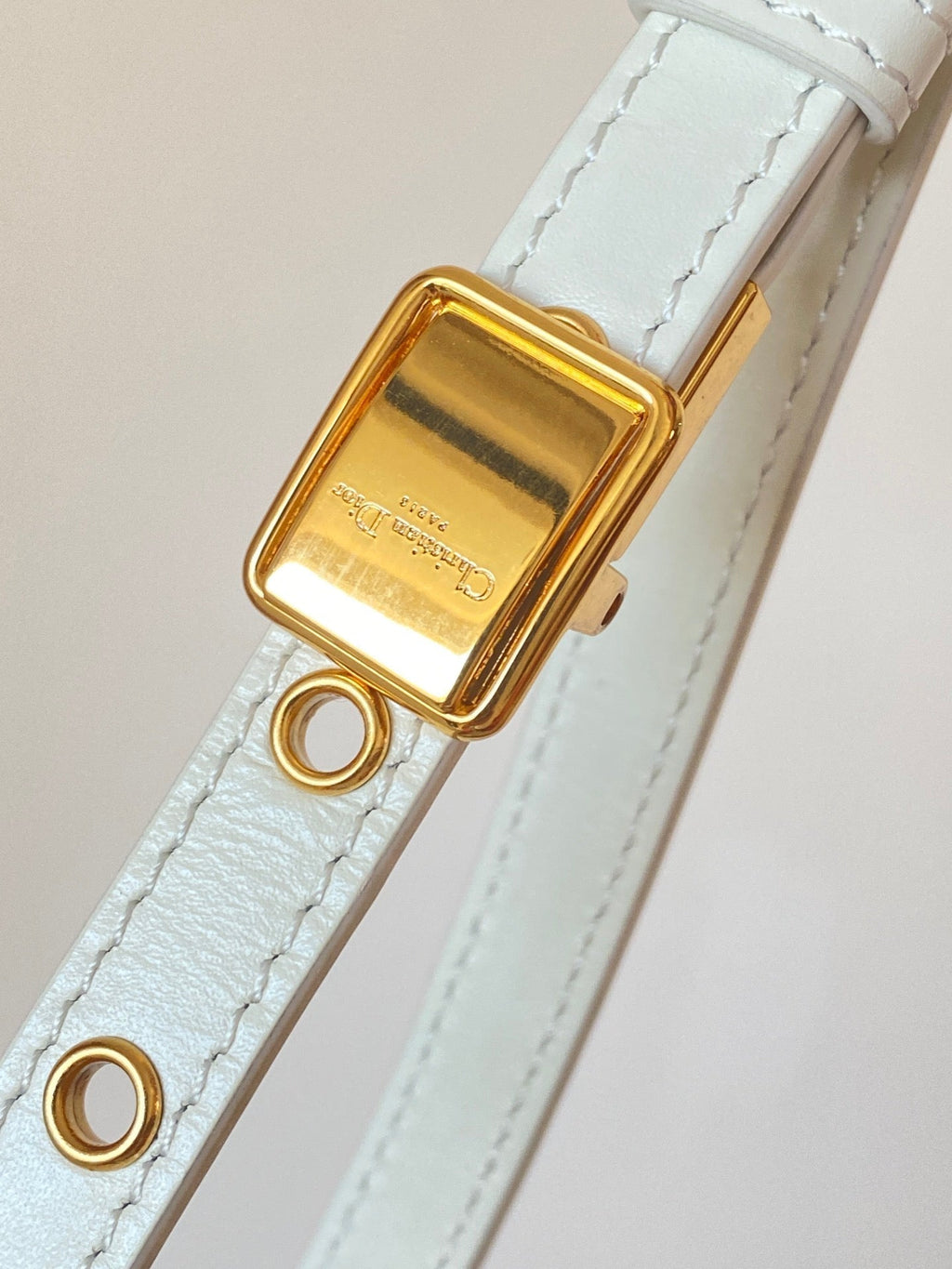 BOBBY EAST-WEST 22 Tasche aus weißem Kalbsleder