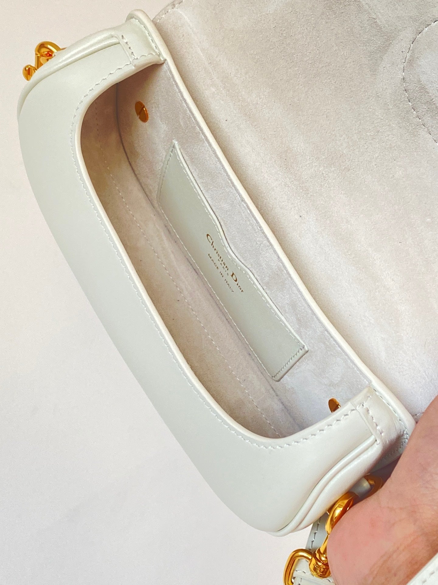 BOBBY EAST-WEST 22 Tasche aus weißem Kalbsleder