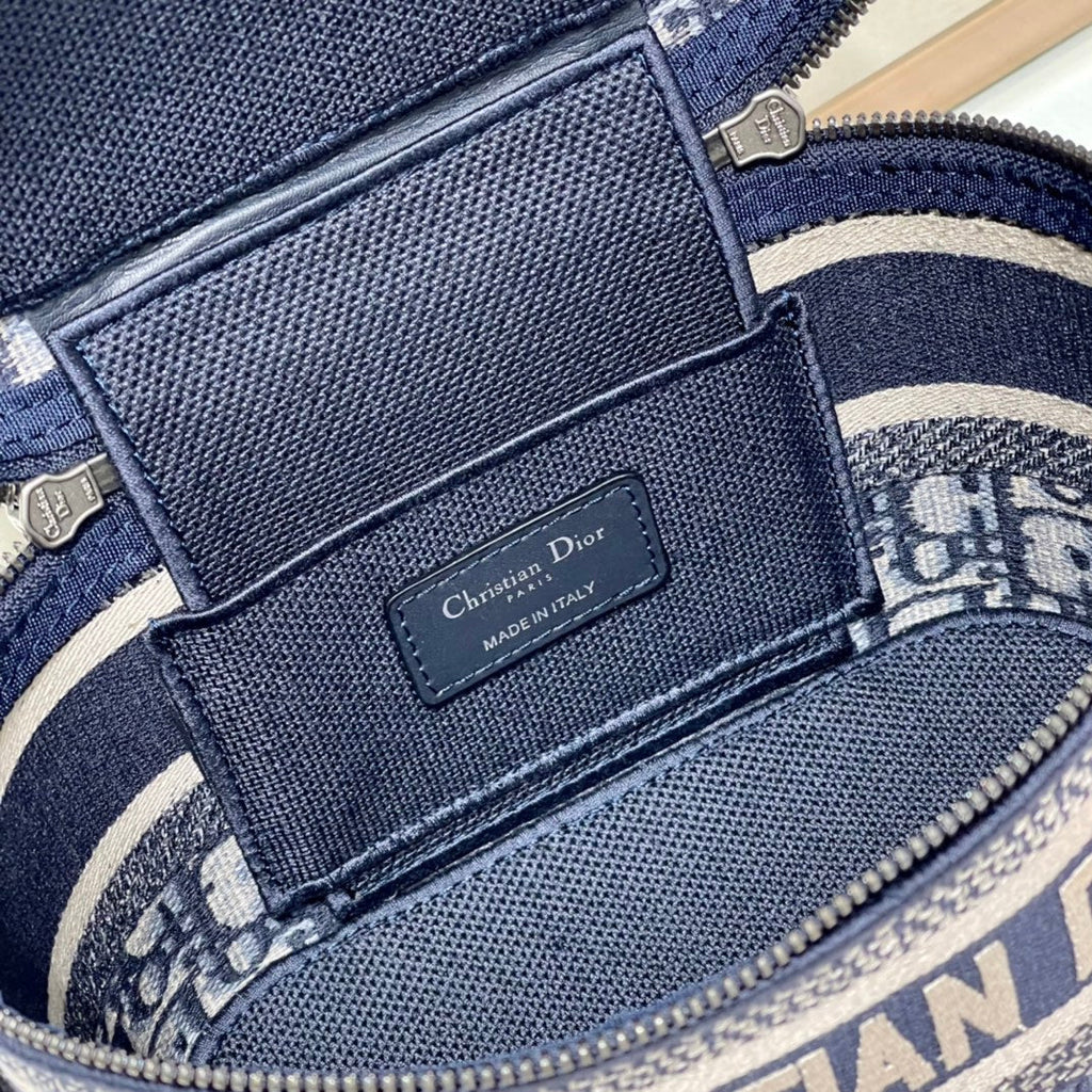 CROSSBODY MINI 18 VANITY CASE IN SCHWARZEM MONOGRAM OBLIQUE JACQUARD