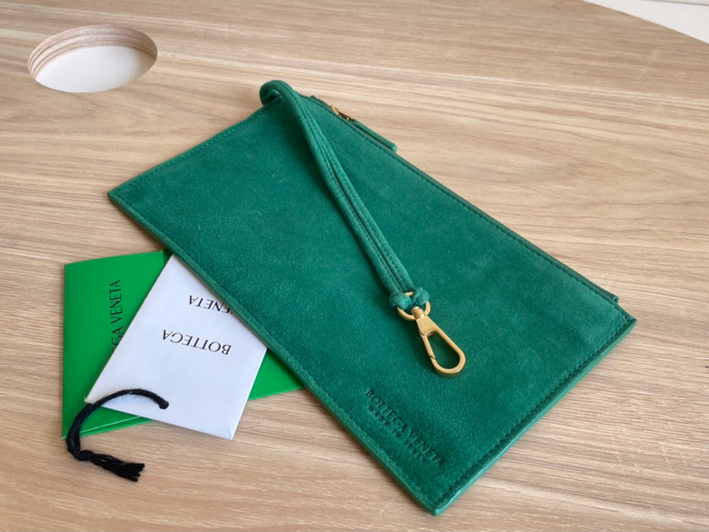 ARCO TOTE 36 AUS KAITOKE-GRÜNEM KALBSLEDER