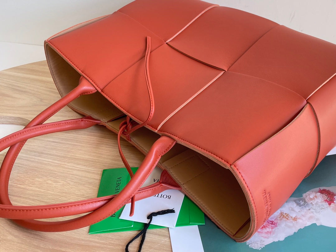 ARCO TOTE 36 IN ROT-ORANGE KALBSLEDER