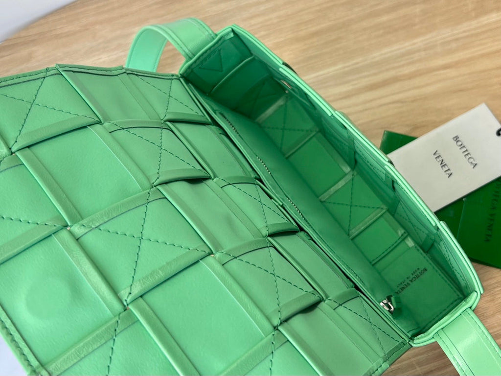 KLEINE KASSETTE 23 ZOLL HELLGRÜNES KALBSLEDER