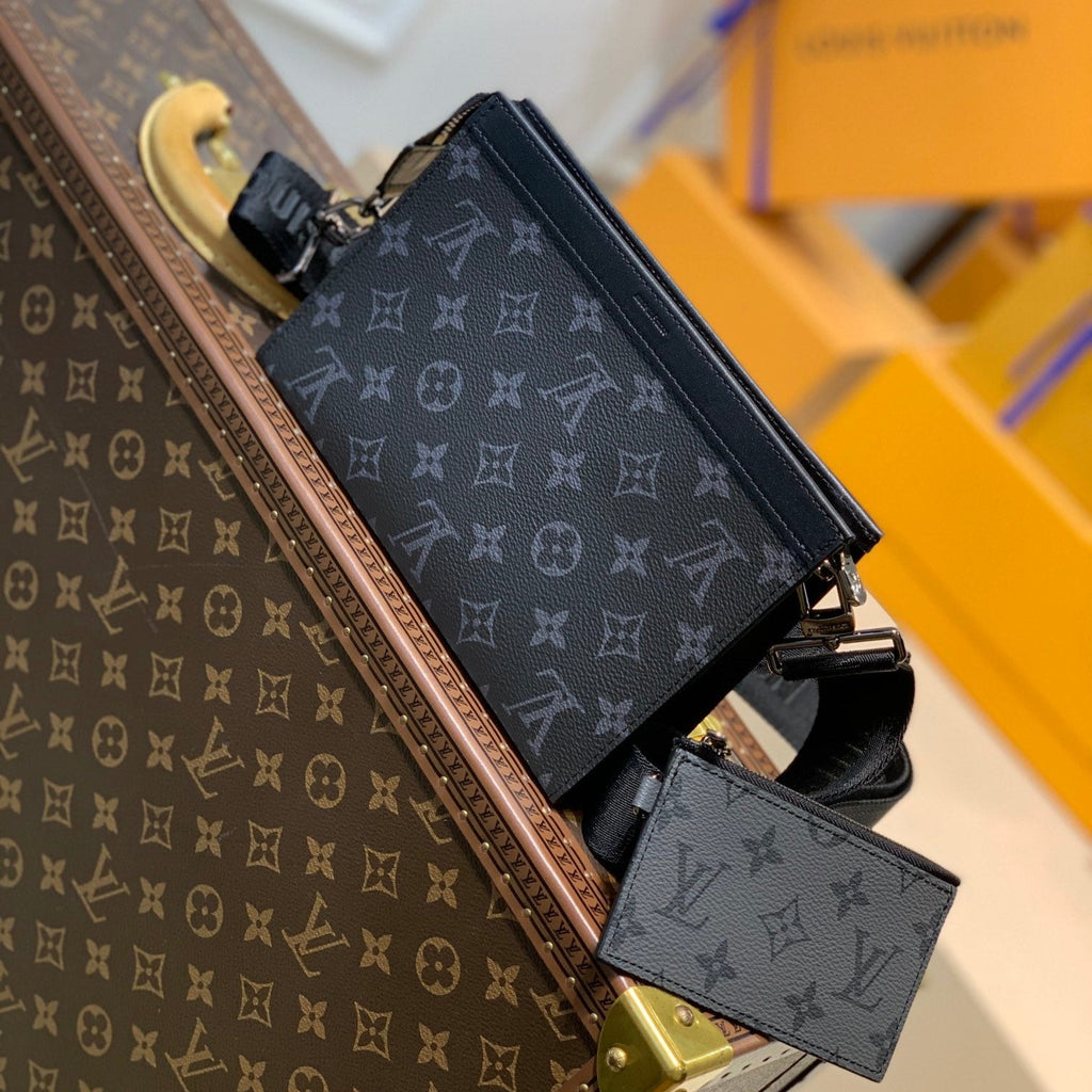 ANPHA Tragbare Geldbörse 18 Zoll Schwarz Monogramm Eclipse Reverse Kalbsleder