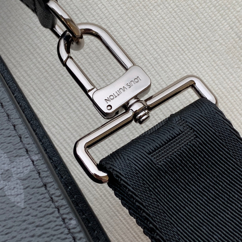 ANPHA Tragbare Geldbörse 18 Zoll Schwarz Monogramm Eclipse Reverse Kalbsleder