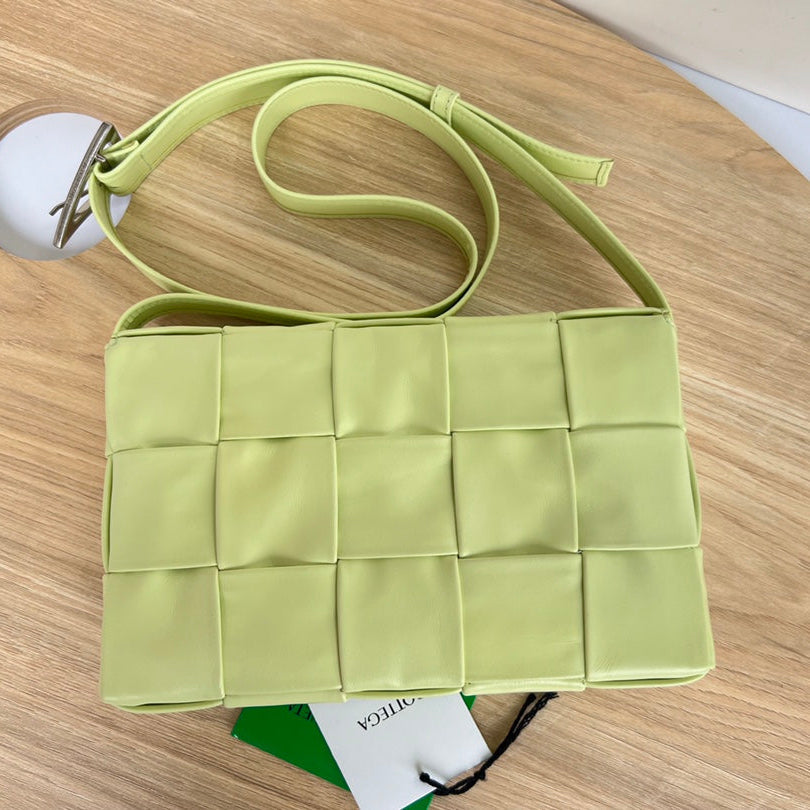 KLEINE KASSETTE 23 ZOLL KINNENLEDER