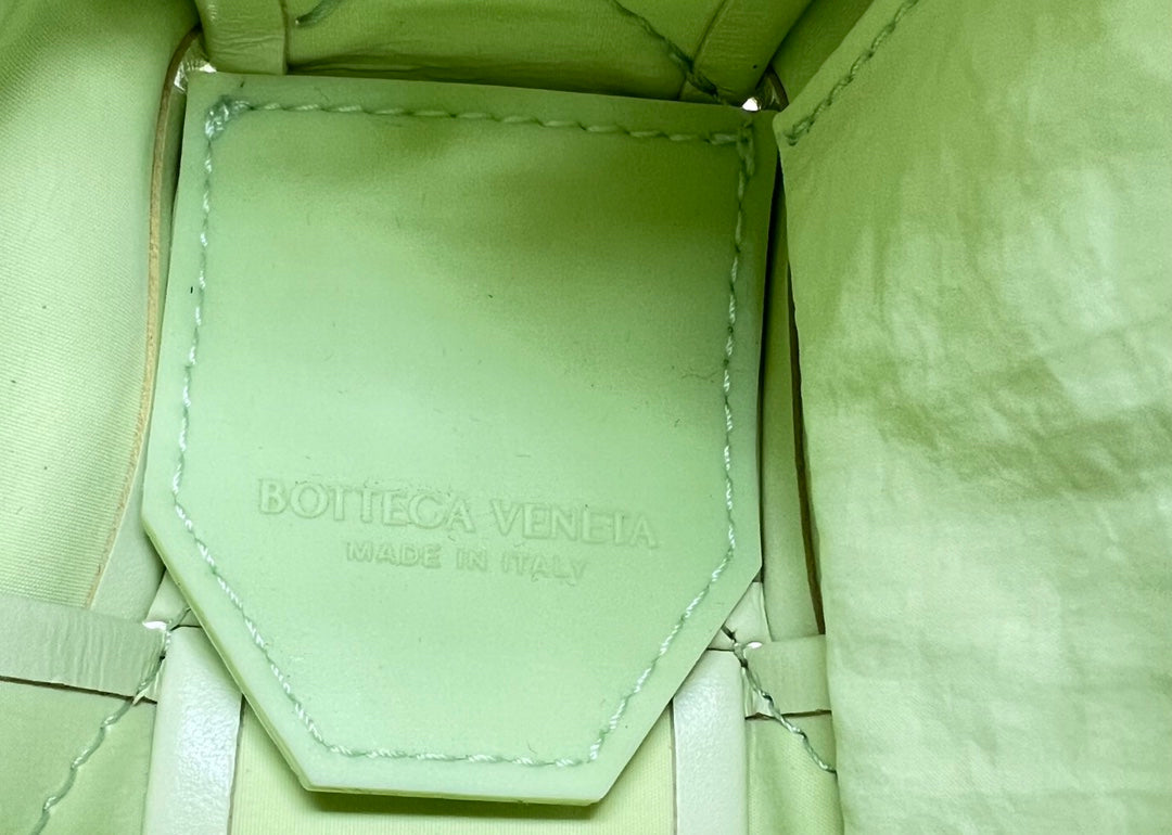 KLEINE KASSETTE 23 ZOLL KINNENLEDER