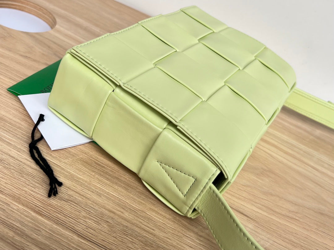 KLEINE KASSETTE 23 ZOLL KINNENLEDER