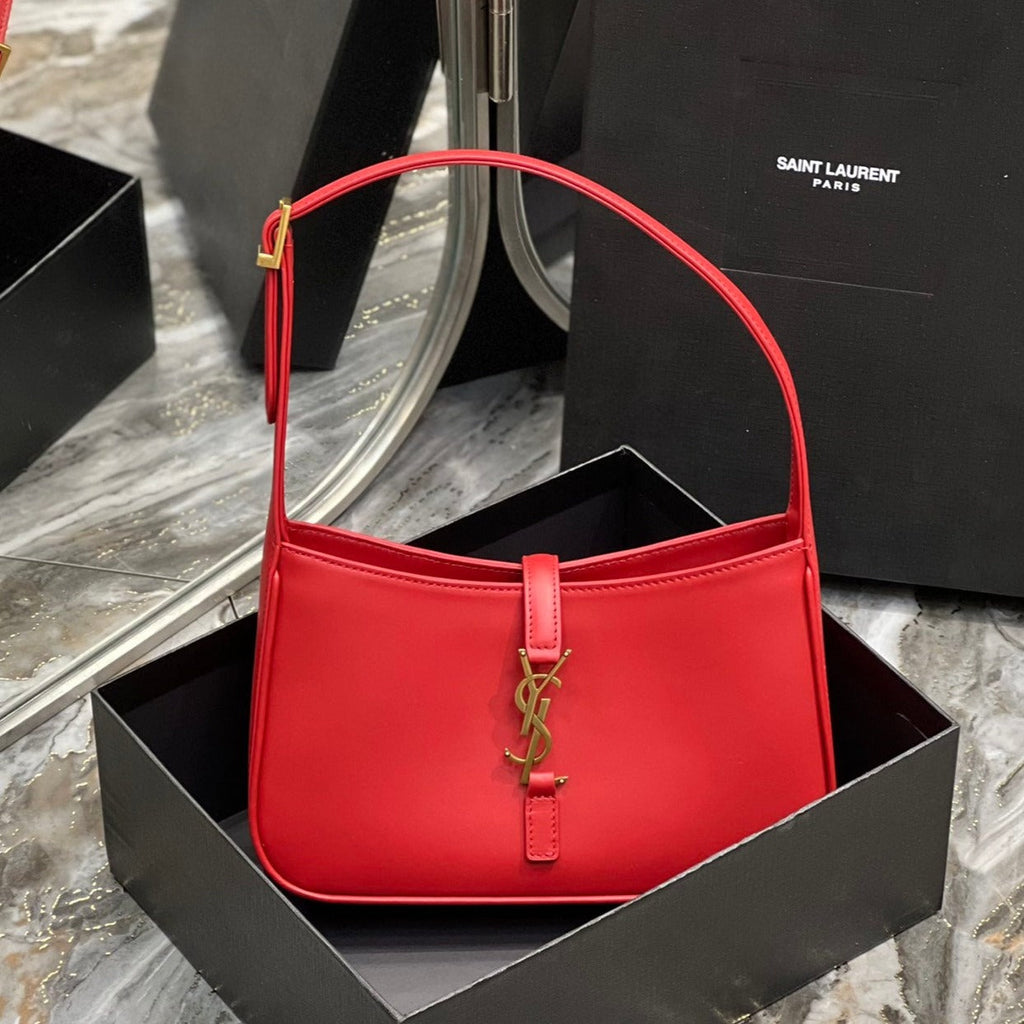 LE 5 A 7 23 ROTES LAMMLEDER GOLDENE BESCHLÄGE