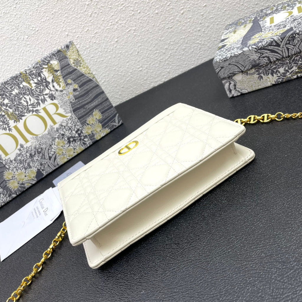 CARO POUCH 19 TASCHE AUS WEISSEM KALBSLEDER