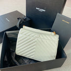 COLLEGE MEDIUM 24 IN WEISSEM LAMMLEDER GOLDENE BESCHLÄGE