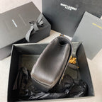 COLLEGE MEDIUM 24 IN SCHWARZEM LAMMLEDER GOLDENE HARDWARE