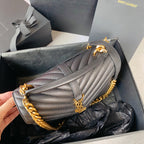 COLLEGE MEDIUM 24 IN SCHWARZEM LAMMLEDER GOLDENE HARDWARE