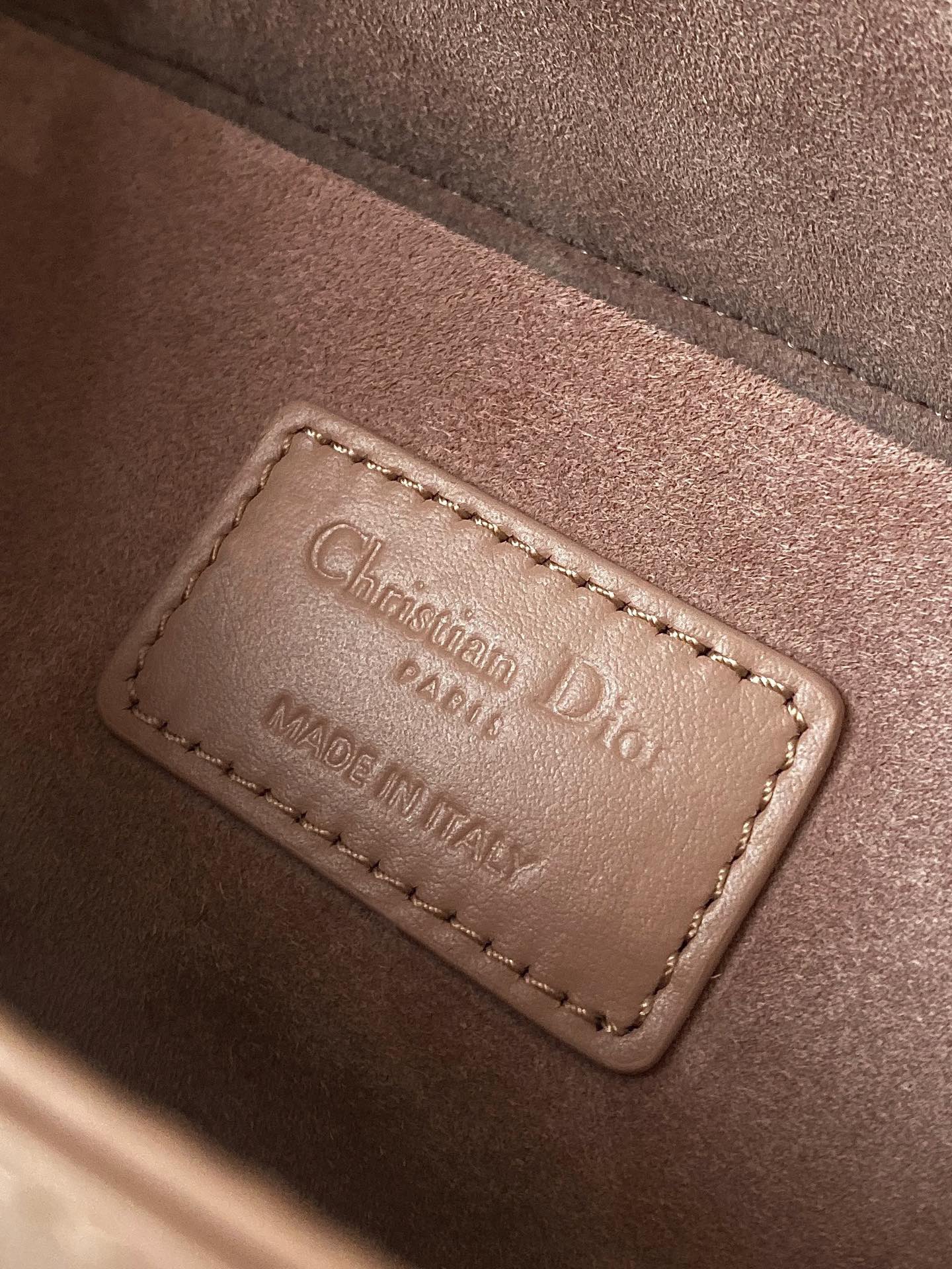 MITTLERE D-JOY TASCHE 26 IN DESSERT SAND KALBSLEDER