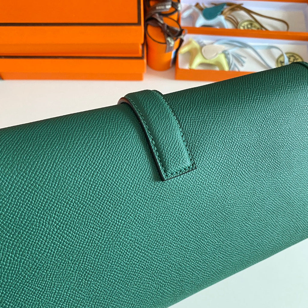 JIGE ELAN 29 CLUTCH IN FOREST GREEN CALFSKIN