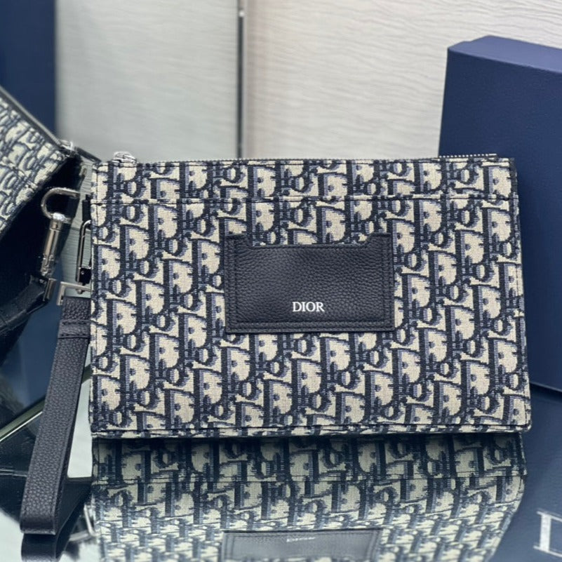 SADDLE 28 Tasche in blauem schrägem Jacquard