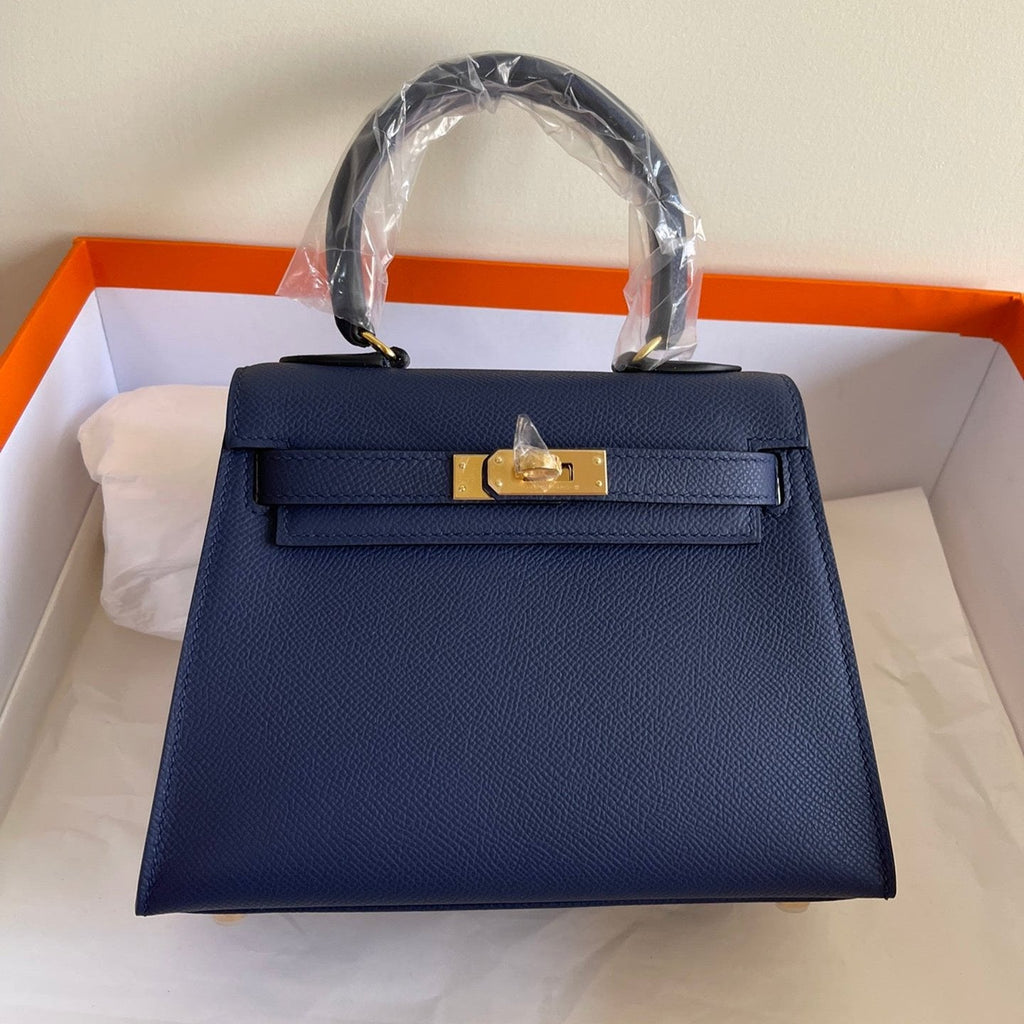 KELLY MINI 20 TASCHE AUS MARINEBLAUEM KALBSLEDER MIT GOLDENEN BESCHLÄGEN (AUF BESTELLUNG GEFERTIGT)