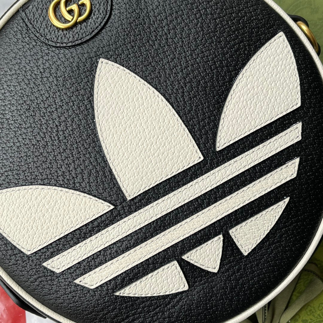 GGxADIDAS OPHIDIA SCHULTERTASCHE 22 IN SCHWARZ-WEISSEM KALBSLEDER