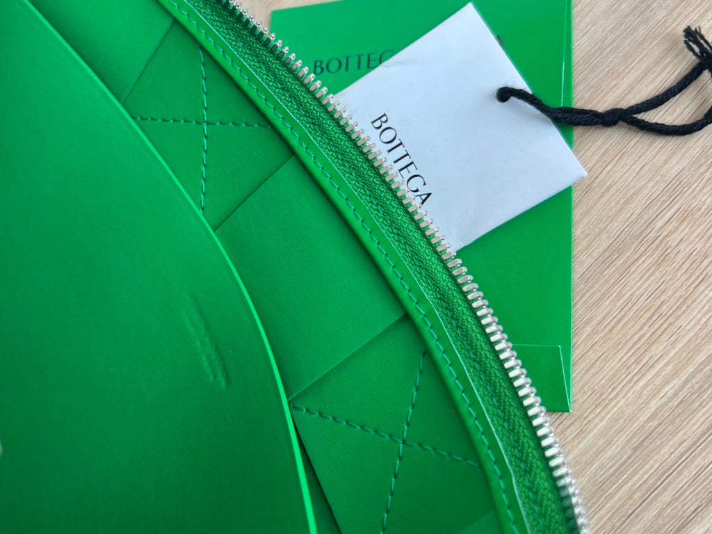 Große Kassettentasche, 35 Zoll, malachitgrünes Kalbsleder