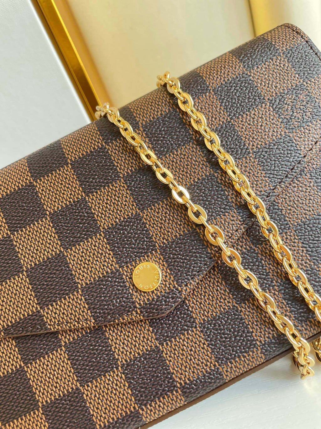 FÉLICIE POCHETTE 21 AUS BRAUNEM, DAMIER EBENE BESCHICHTETEM CANVAS-GOLD-HARDWARE
