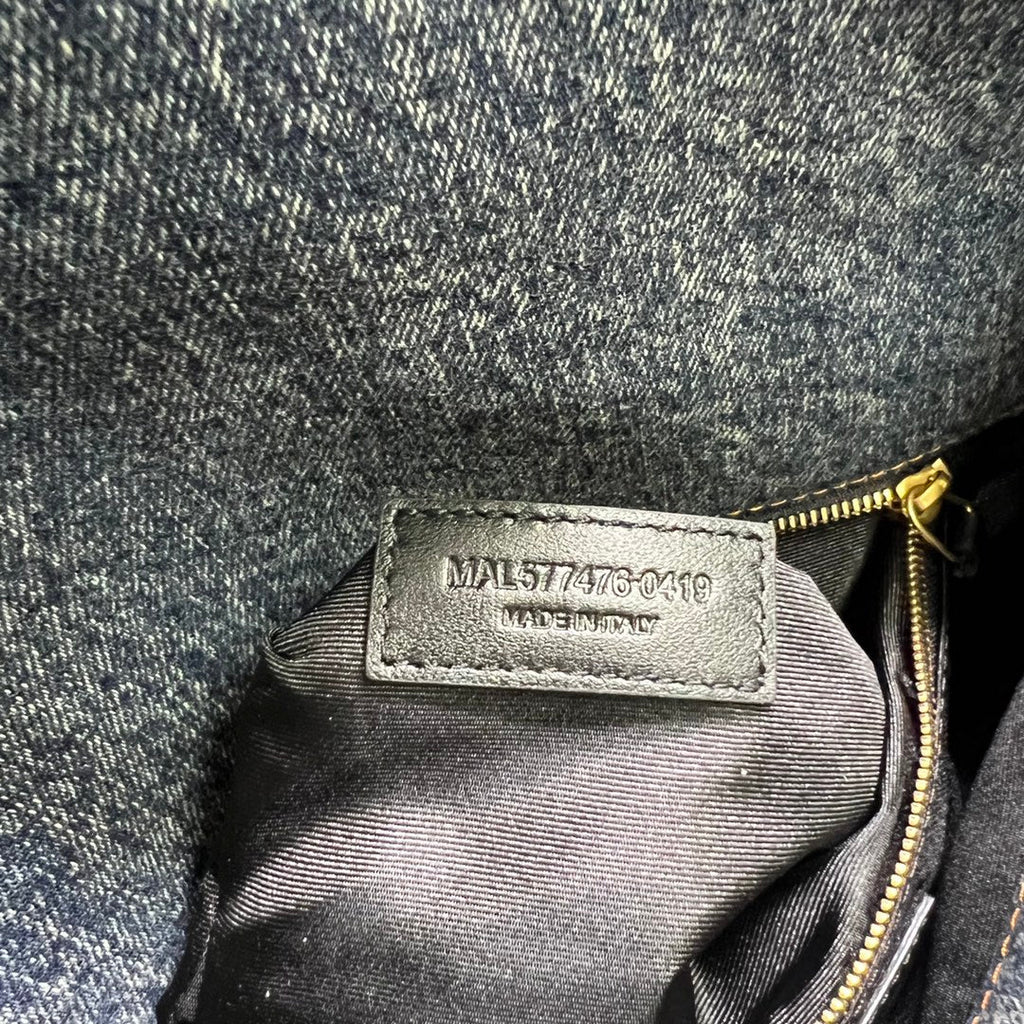 Daunentasche 29 in Blau-Verlauf-Denim mit goldenen Beschlägen