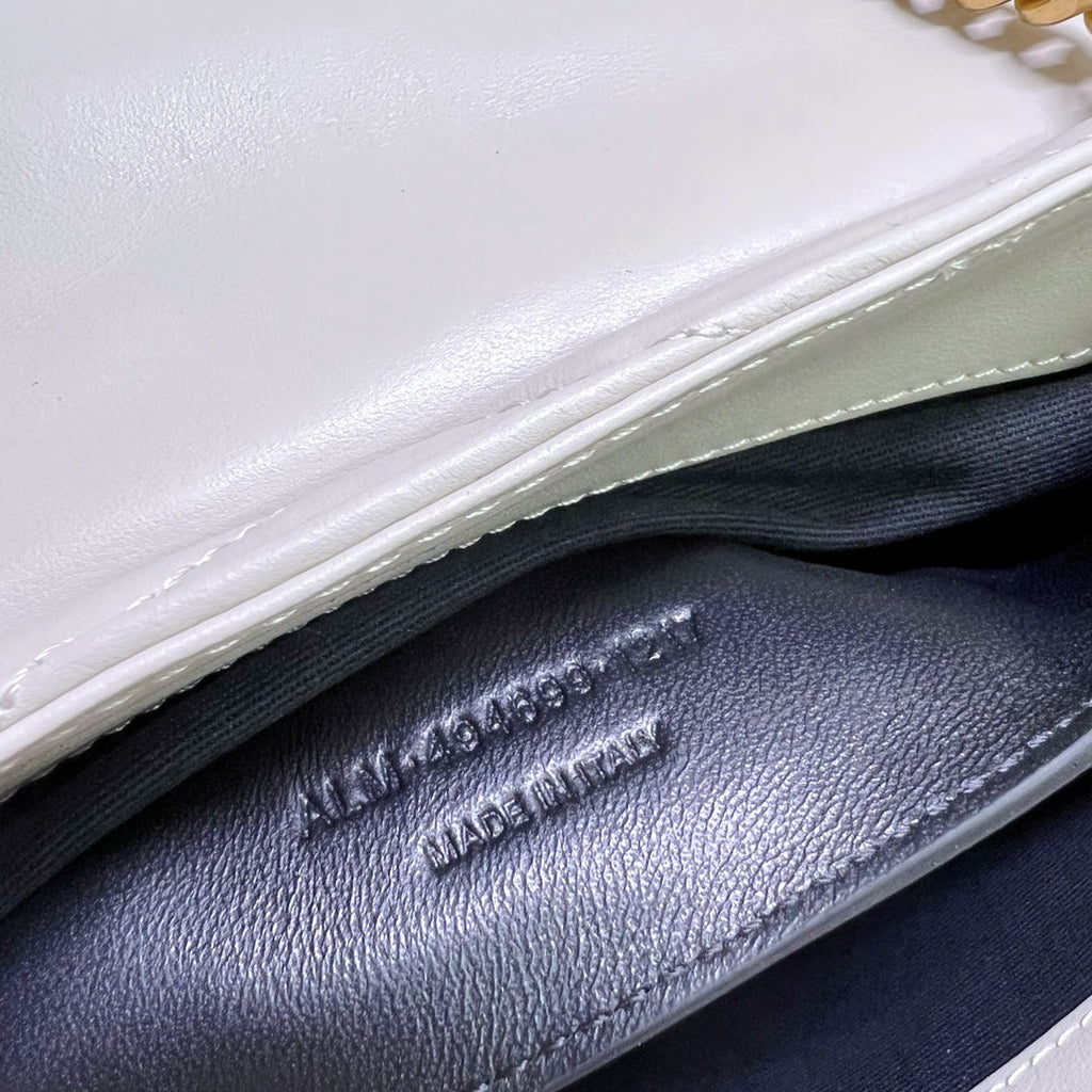 LOULOU KLEIN 25 ZOLL WEISSES LAMMLEDER GOLDENE BESCHLÄGE